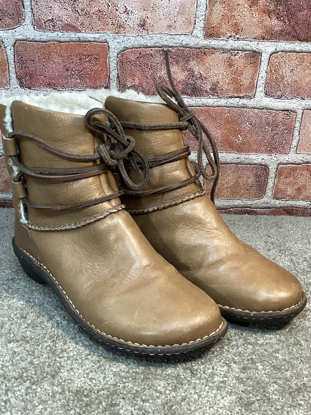 UGG Australia Caspian womens winter boots size 7